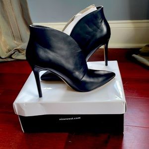 NIB Nine West Tetty black leather booties